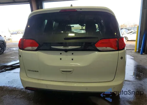 2025 Chrysler Voyager Lx z USA, uszkodzony, nr VIN 2C4RC1CG6SR533895